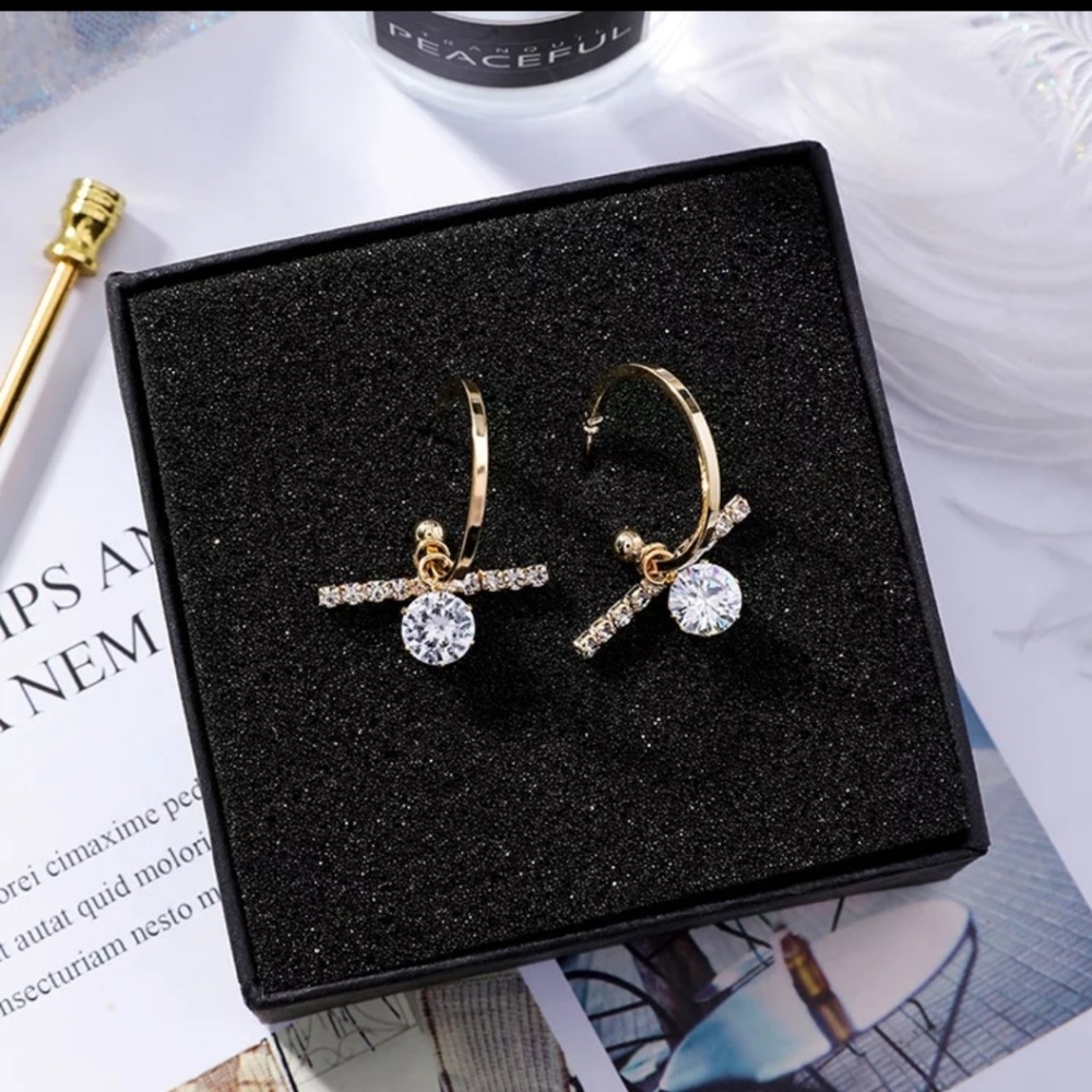 New Rhinestone Hoop Earring, Color Gold